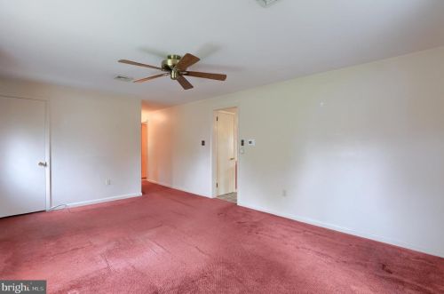 830 Imperial Dr, Lancaster PA 17601-2015 exterior