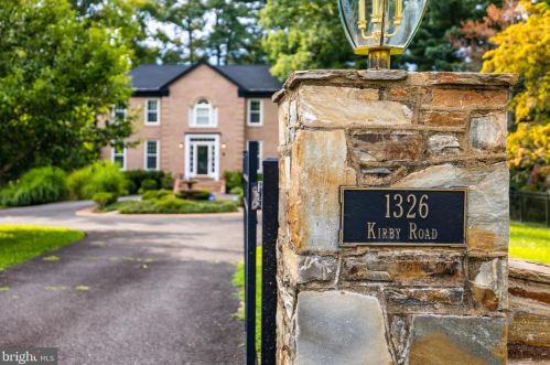 1326 Kirby Rd, Mc Lean VA  22101-2409 exterior