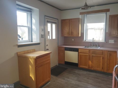 1002 Haworth St, Philadelphia PA 19124-2506 exterior