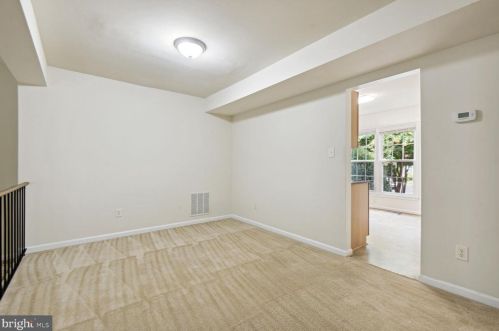 5840 Berkshire Ct, Alexandria VA 22303-1630 exterior