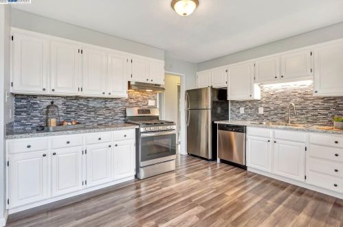 2737 Eastgate Ave, Concord CA 94520-4726 exterior