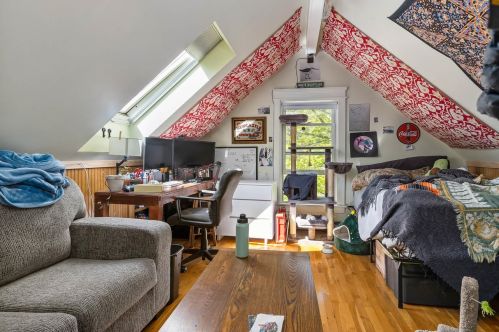 9 Arch St, Dover NH 03820-3627 exterior