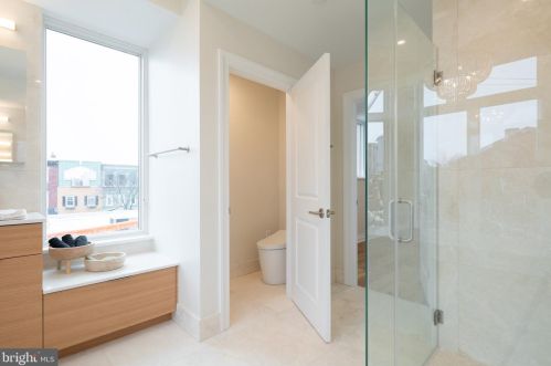 516 21 St, Philadelphia PA 19130-1401 exterior