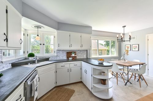 2852 89, Milwaukee WI 53222-4603 exterior