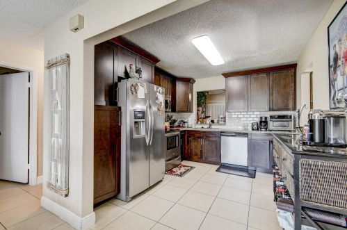 20570 Carousel Cir, Boca Raton FL  33434-3931 exterior