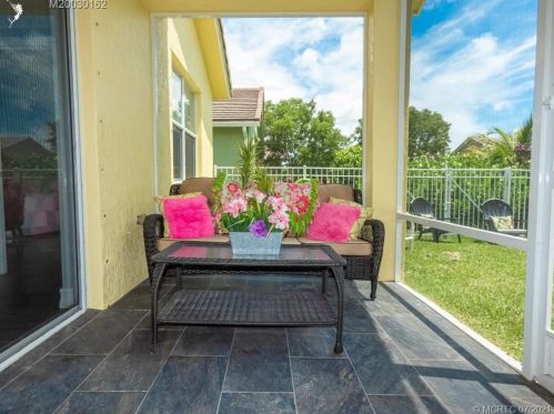 9780 Lindale Trace Blvd, Fort Pierce FL  34987-2411 exterior