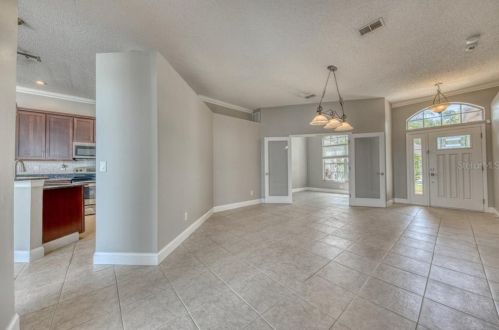 10041 Oasis Palm Dr, Tampa FL 33615-2779 exterior