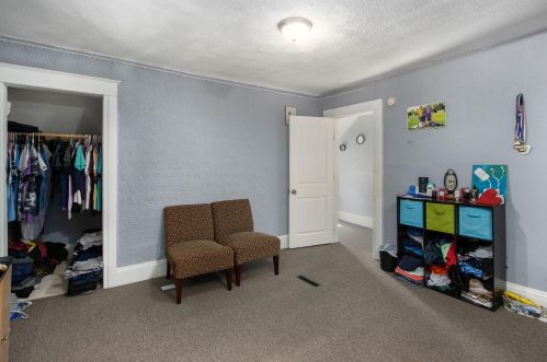 1408 Stockbridge Ave, Kalamazoo MI 49001-3904 exterior