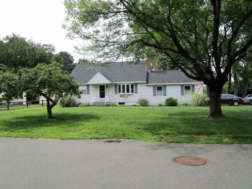 103 Herrman St, West Springfield, MA 01089-2524