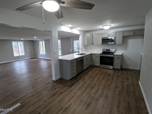 32259 26th Ave, Gobles, MI 49055-9617