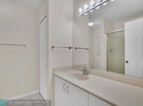 5777 Travelers Way, Fort Pierce FL 34982-4051 exterior