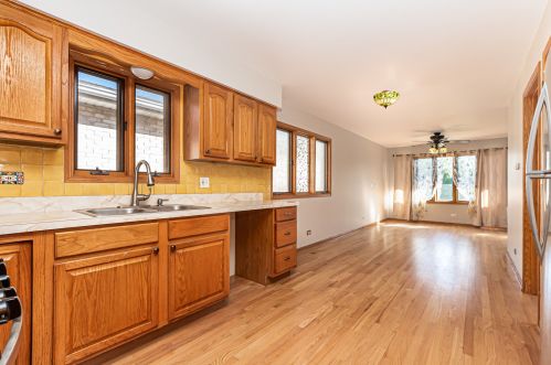 4806 Linder Ave, Chicago IL 60641-3250 exterior