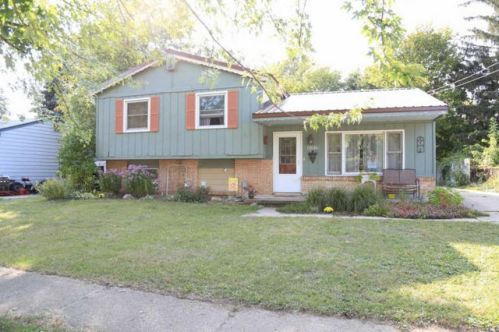 5846 Cranston St, Kalamazoo, MI 49002-2226