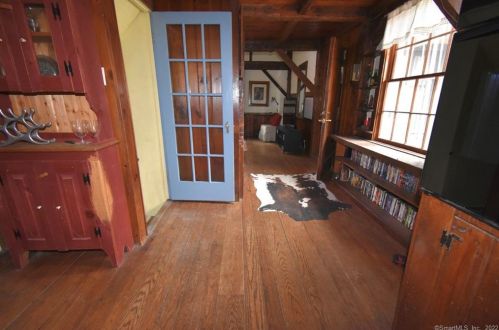 318 Litchfield Rd, Torrington CT 06791-2101 exterior