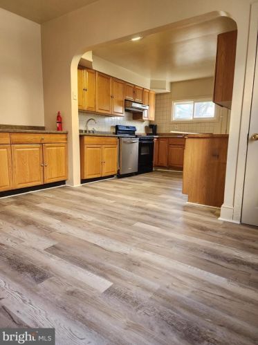 423 Lynwood Ave, Trenton NJ  08629-1206 exterior