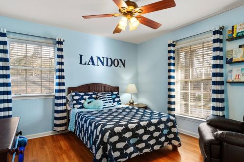 4576 Kingsgate Dr, Atlanta GA 30338-5935 exterior