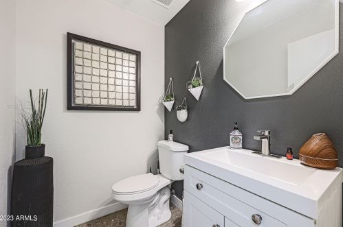 21831 40th Way, Phoenix AZ  85050-7235 exterior