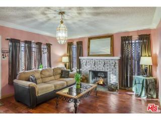 838 Ridgewood Pl, Los Angeles CA  90038-3257 exterior