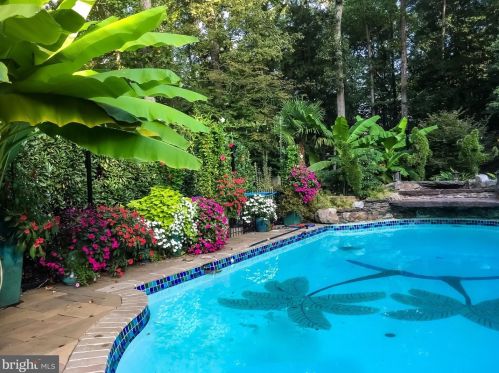 4512 Dolphin Ln, Alexandria VA 22309-3110 exterior