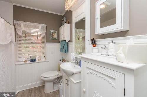 236 Pennell Rd, Media PA 19063-5957 exterior