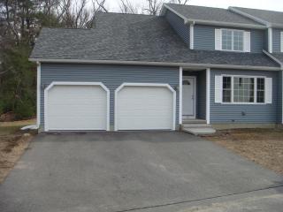 25 Westwood Dr, Springfield MA  01129-1426 exterior