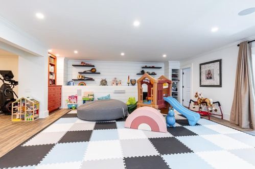 2504 Birchwood Dr, Atlanta GA 30305-3820 exterior