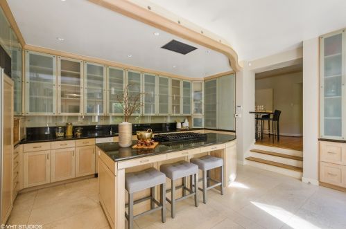 1442 Astor St, Chicago IL  60610-1615 exterior