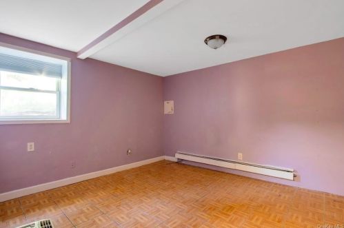 400 Kings Hwy, Valley Cottage NY 10989-1530 exterior