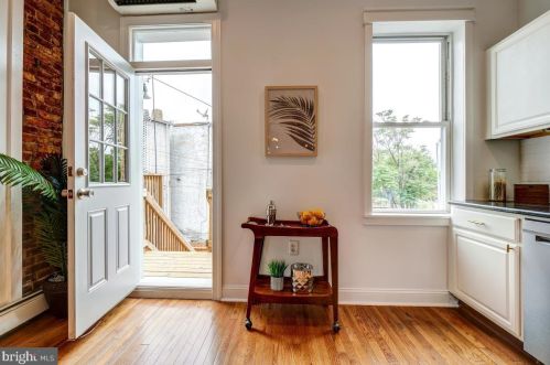 1212 Maryland Ave, Washington DC 20002-5570 exterior