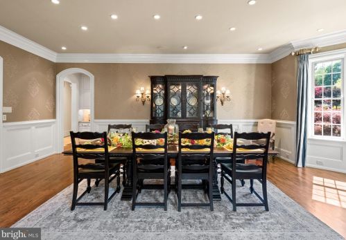 271 Blackburn Dr, Berwyn PA  19312-2801 exterior