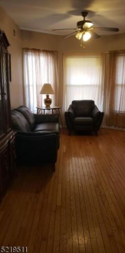93 9th St, Newark, NJ 07107-1138