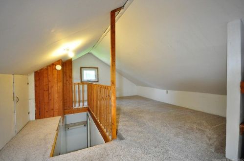 184 St, Windsor CT 06095-2412 exterior