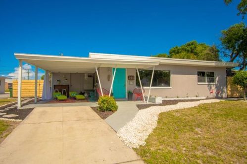 704 6 St, Fort Pierce FL  34950-5054 exterior