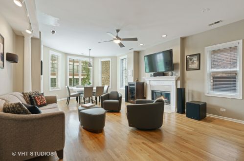 1856 Halsted St, Chicago, IL 60608-3415