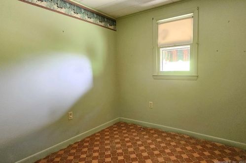 3 Arnold Ln, Killingly CT 06241-1515 exterior