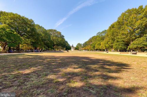 1105 Capitol St, Washington DC  20003-1439 exterior