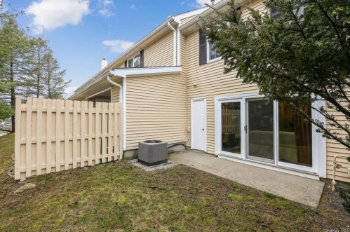 58 Campus Rd, Peekskill NY 10566-2554 exterior