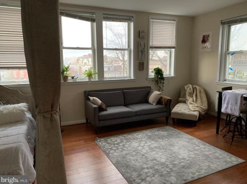 1802 11 St, Washington DC 20001-4018 exterior