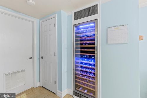 5250 Maris Ave, Alexandria VA exterior