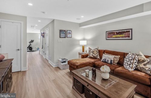 2011 Brown St, Philadelphia PA 19123-2256 exterior