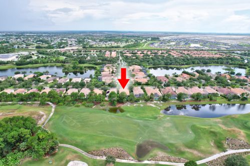 9800 Nuova Way, Fort Pierce FL 34986-2825 exterior