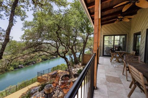 3005 Brass Buttons Trl, Austin TX 78734-2401 exterior