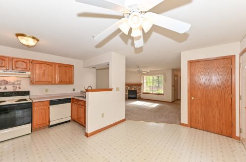 4935 Maple Leaf Cir, Milwaukee WI 53220-2780 exterior