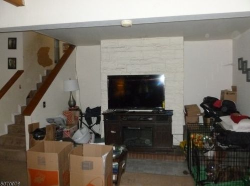 223 Halsey Rd, Parsippany NJ 07054-5209 exterior