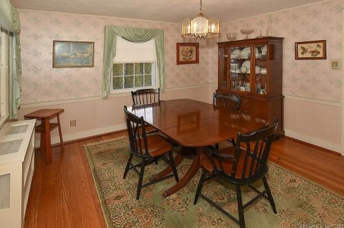 1052 Plymouth St, Windsor CT 06095-3653 exterior