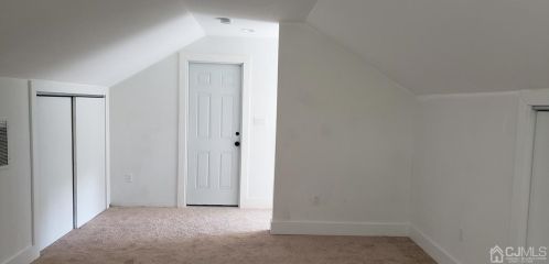 135 Cooper Ave, Iselin NJ 08830-2003 exterior