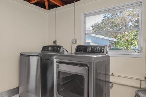 1 Lanai Cir, Naples FL 34112-6901 exterior