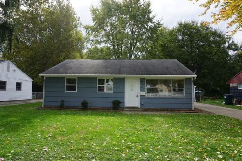 1227 Paula Dr, Champaign, IL 61821-1638