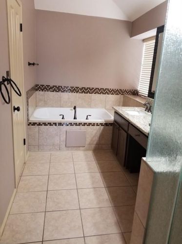 1601 Chasewood Dr, Austin TX  78727-3306 exterior