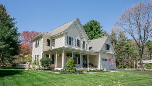 95 High St, Walpole, MA 02081-2138